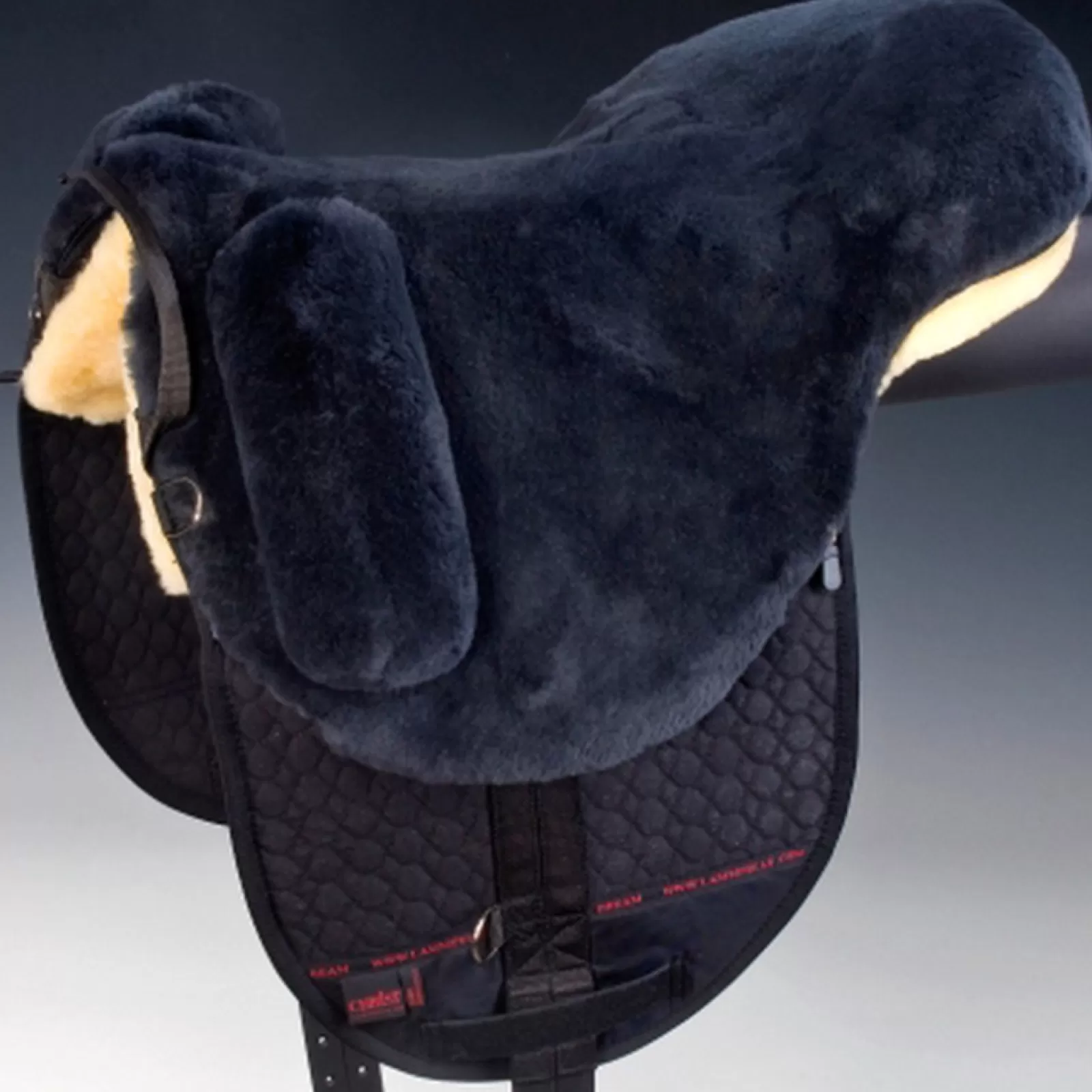 christ Pad Do Jazdy Na Oklep Z Futrem Owczym , Premium Plus